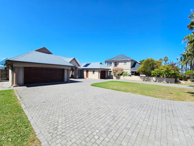 3 Bedroom Property for Sale in Marina Martinique Eastern Cape